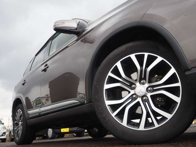 MITSUBISHI OUTLANDER 4WD 2016