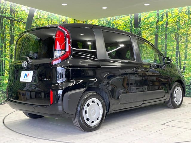TOYOTA SIENTA HYBRID 2025