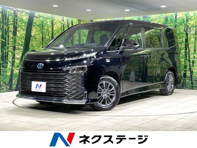 TOYOTA VOXY HYBRID 2023