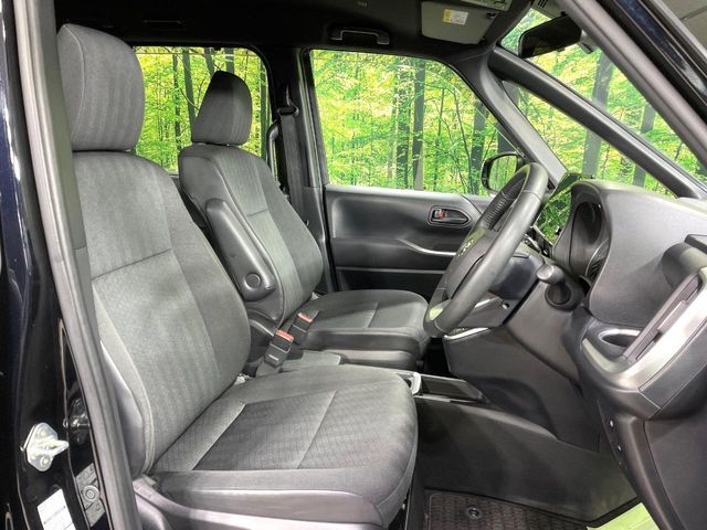 TOYOTA VOXY HYBRID 2023