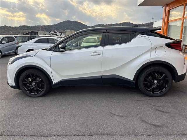TOYOTA C-HR 2021