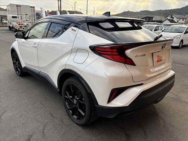 TOYOTA C-HR 2021