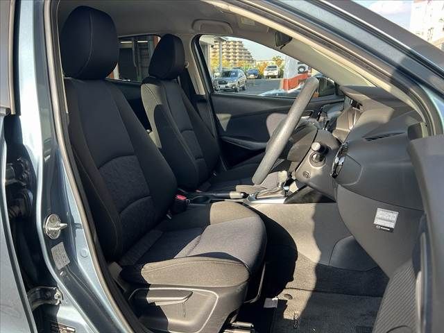 MAZDA DEMIO 2015