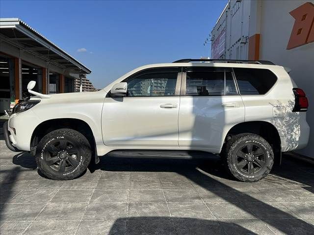 TOYOTA LANDCRUISER PRADO 2021