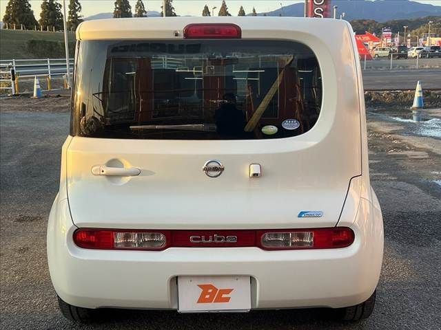 NISSAN CUBE 2012