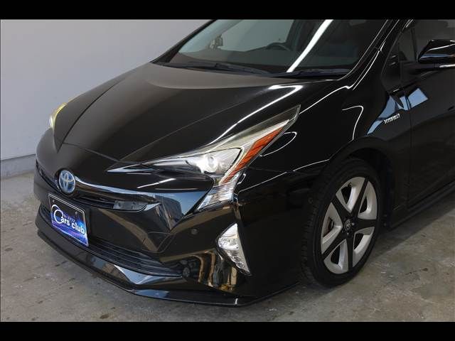 TOYOTA PRIUS 2016