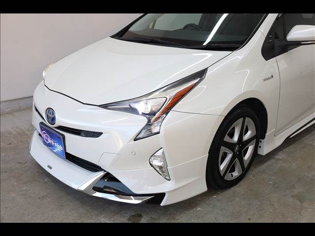 TOYOTA PRIUS 2016