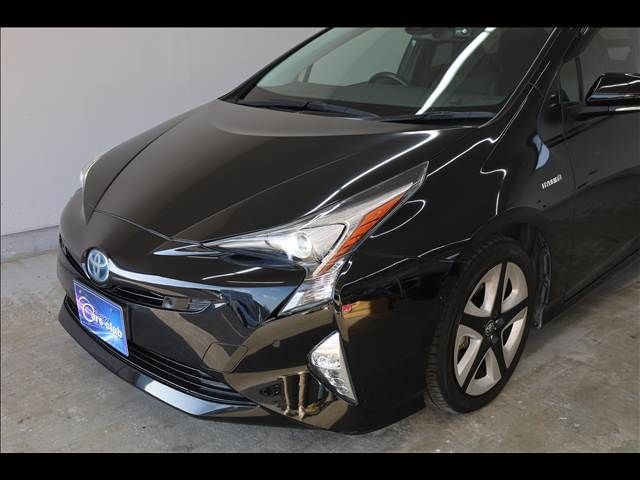 TOYOTA PRIUS 2018
