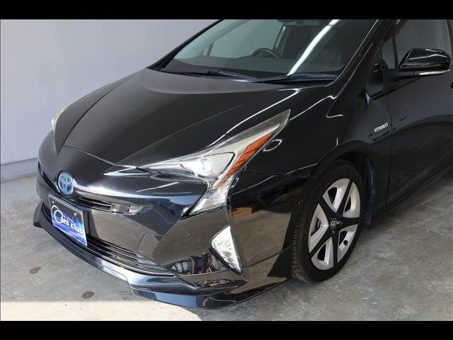 TOYOTA PRIUS 2017