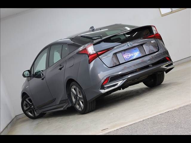 TOYOTA PRIUS 2019