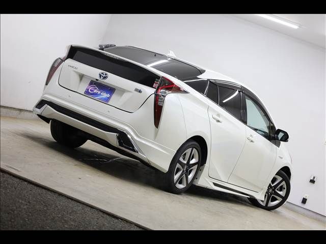 TOYOTA PRIUS 2016