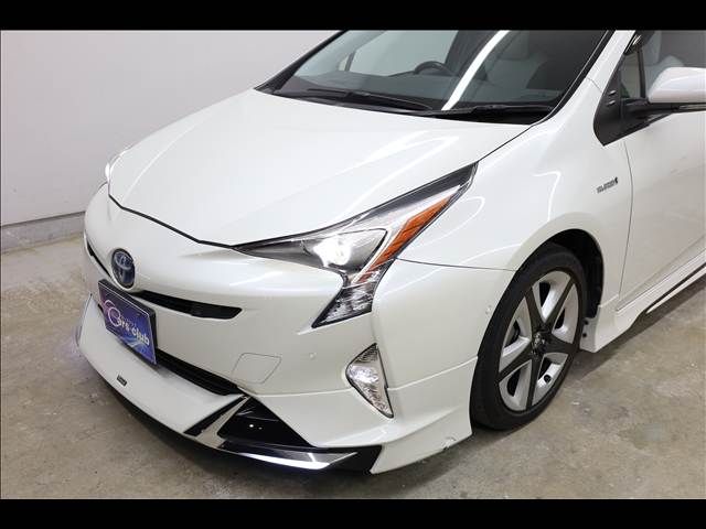 TOYOTA PRIUS 2016