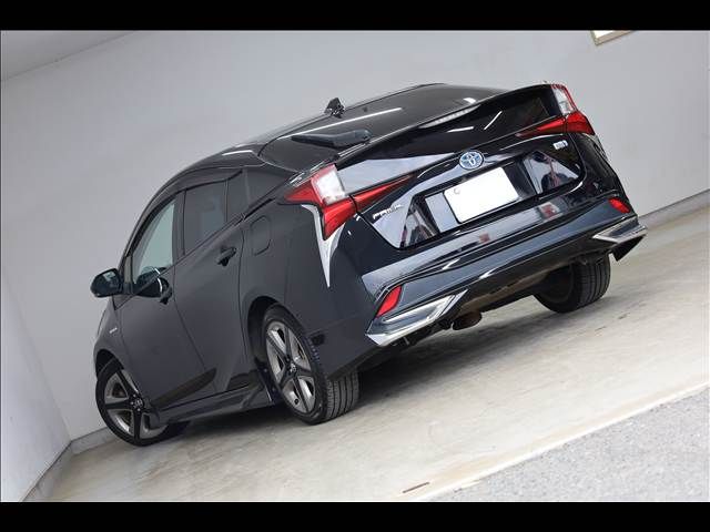 TOYOTA PRIUS 2019