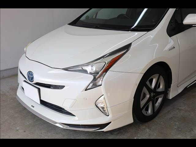 TOYOTA PRIUS 2016