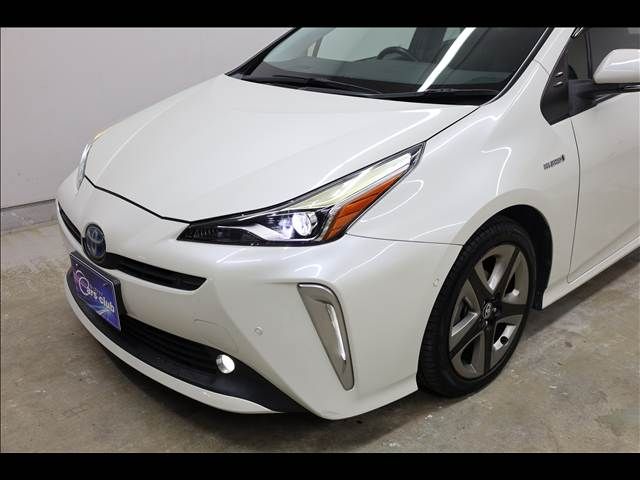 TOYOTA PRIUS 2019