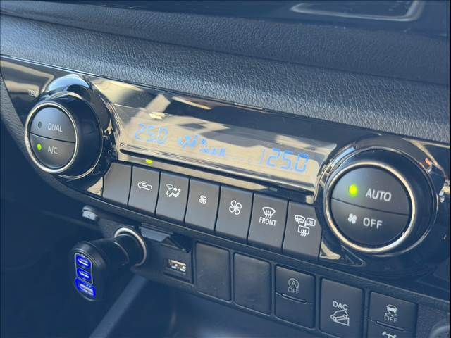 TOYOTA HILUX 4WD 2023