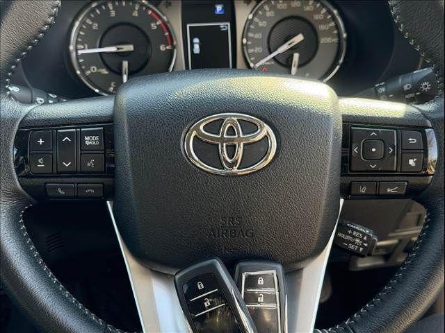 TOYOTA HILUX 4WD 2023