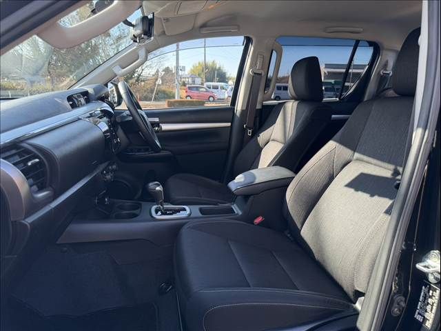 TOYOTA HILUX 4WD 2023