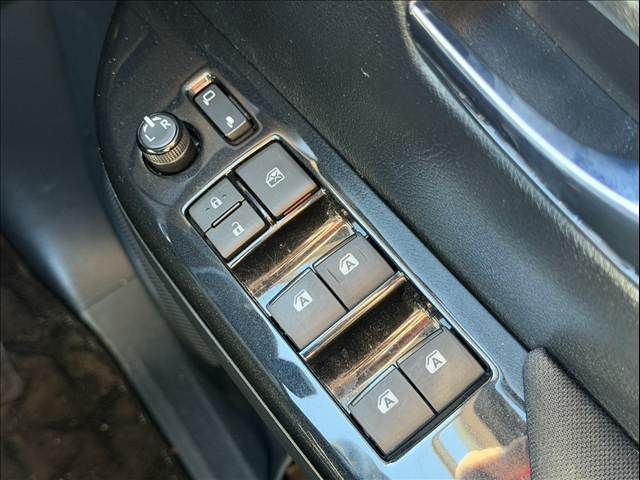 TOYOTA HILUX 4WD 2023