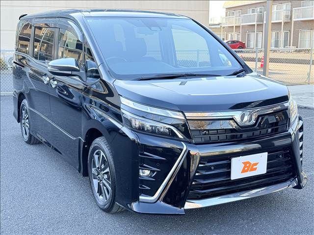 TOYOTA VOXY 2019