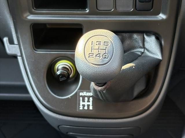 DAIHATSU HIJET CARGO 4WD 2014