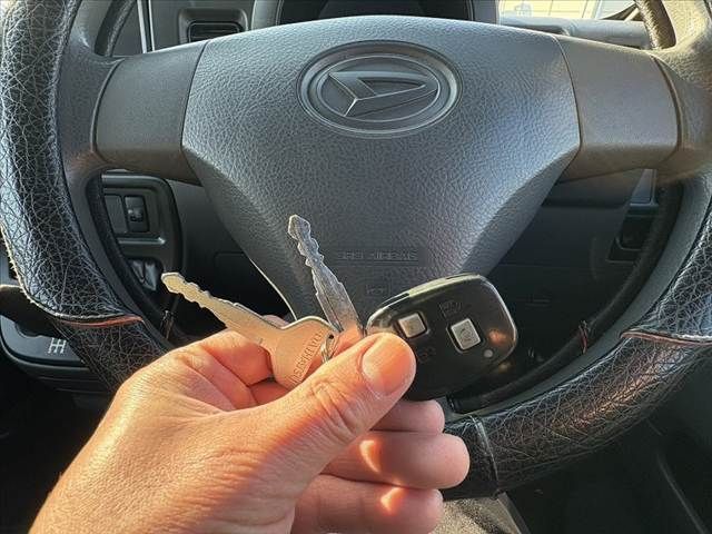 DAIHATSU HIJET CARGO 4WD 2014