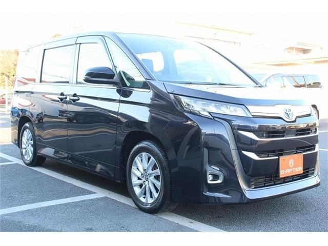 TOYOTA NOAH HYBRID 2022