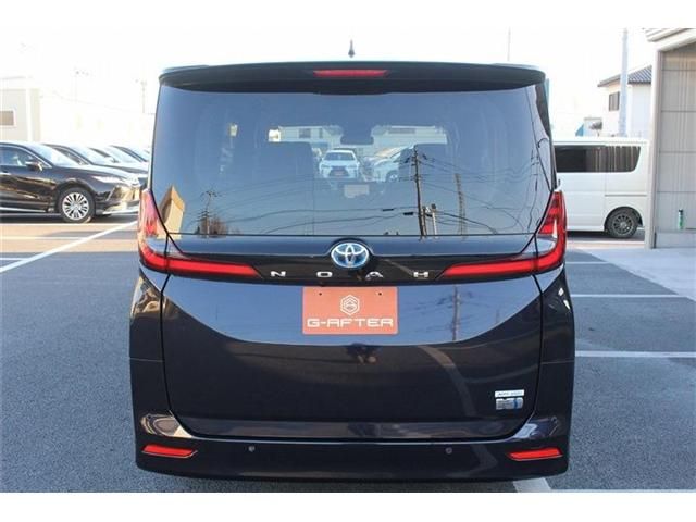 TOYOTA NOAH HYBRID 2022
