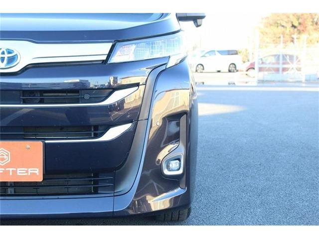 TOYOTA NOAH HYBRID 2022