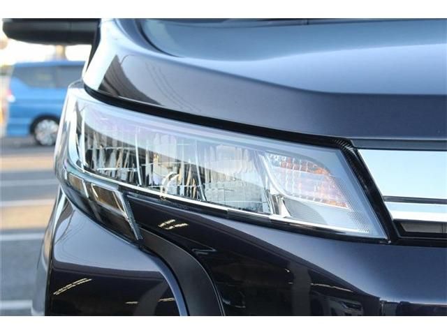 TOYOTA NOAH HYBRID 2022