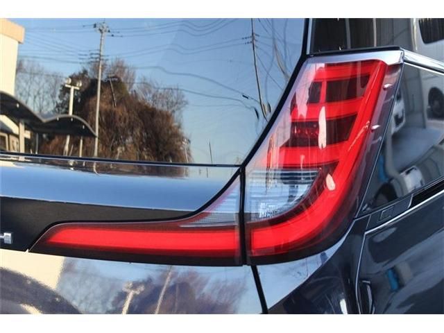 TOYOTA NOAH HYBRID 2022