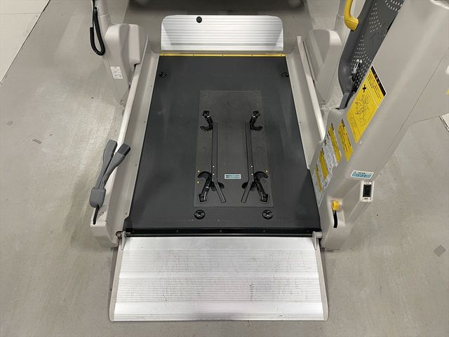 TOYOTA HIACE van 4WD 2011