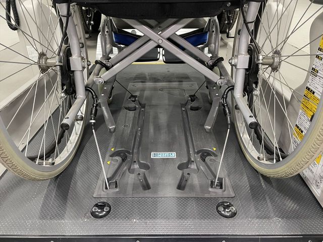 TOYOTA HIACE van 4WD 2011