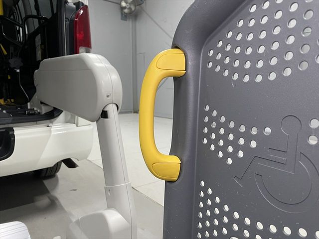 TOYOTA HIACE van 4WD 2011