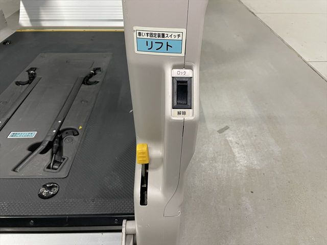 TOYOTA HIACE van 4WD 2011