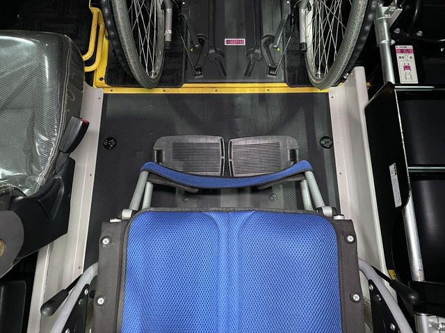 TOYOTA HIACE van 4WD 2011