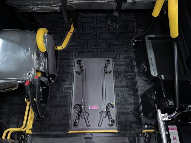 TOYOTA HIACE van 4WD 2011