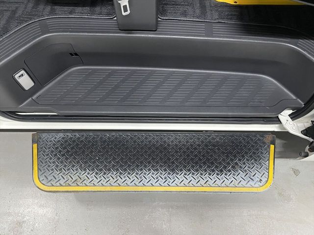 TOYOTA HIACE van 4WD 2011