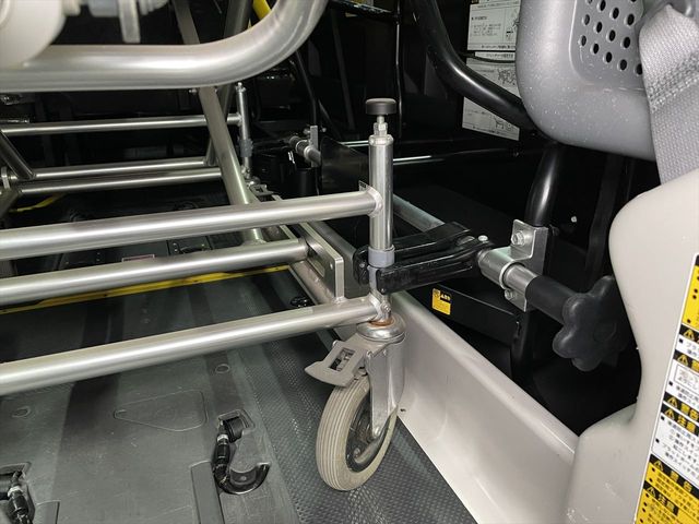 TOYOTA HIACE van 4WD 2011