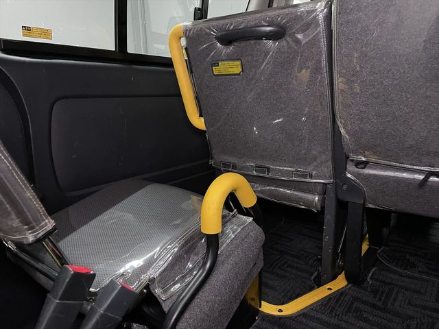 TOYOTA HIACE van 4WD 2011