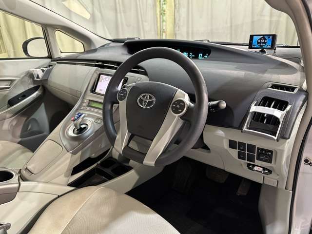 TOYOTA PRIUS 2014