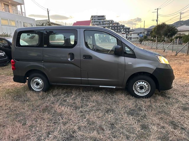 NISSAN NV200 VANETTE van 2022