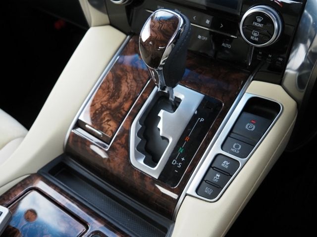 TOYOTA ALPHARD hybrid 4WD 2021