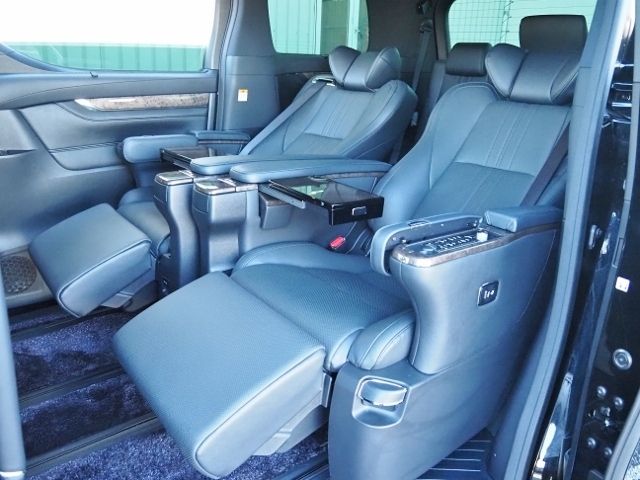TOYOTA ALPHARD 2023