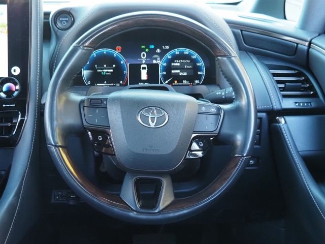 TOYOTA ALPHARD hybrid 4WD 2023