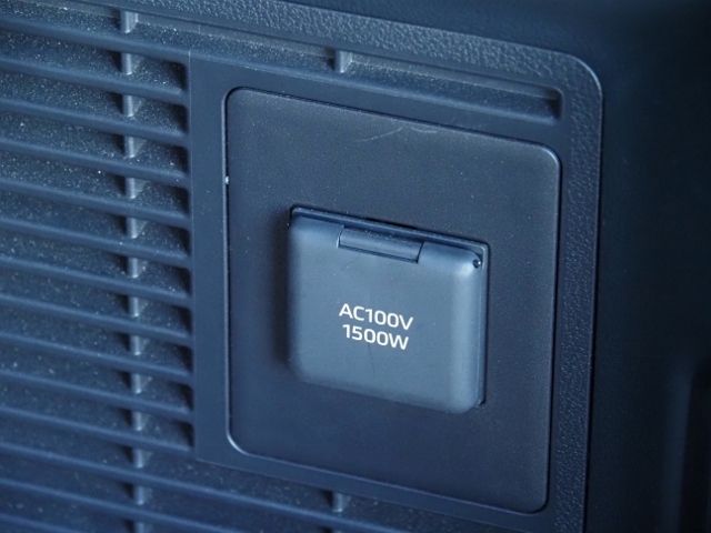 TOYOTA ALPHARD hybrid 4WD 2023