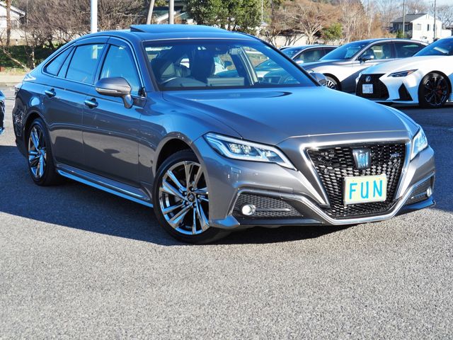 TOYOTA CROWN sedan hybrid 4WD 2021
