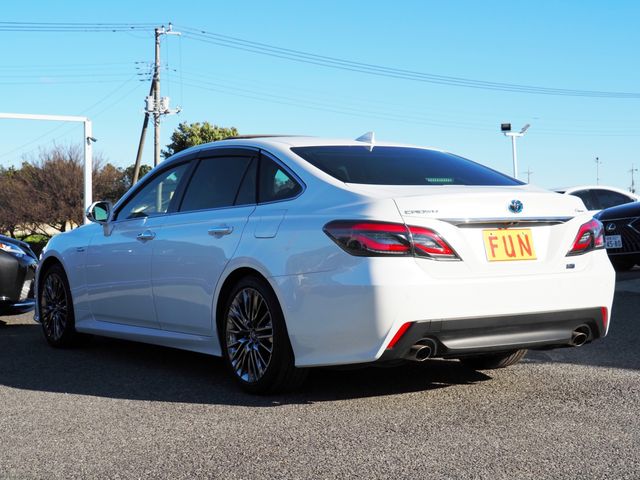 TOYOTA CROWN sedan hybrid 2022