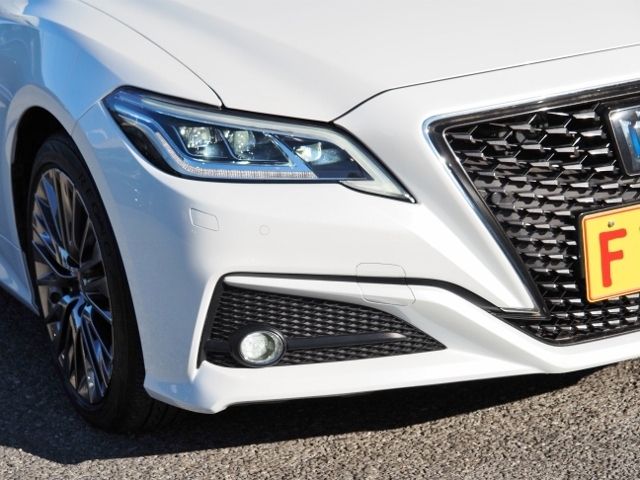 TOYOTA CROWN sedan hybrid 2022