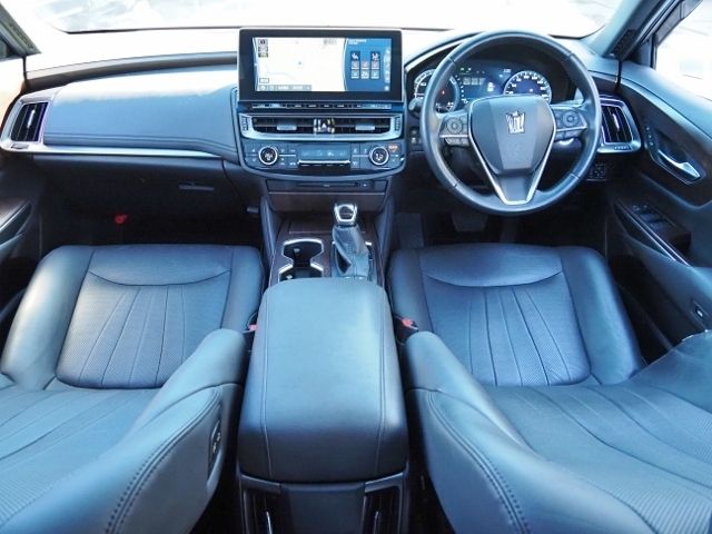 TOYOTA CROWN sedan hybrid 2022